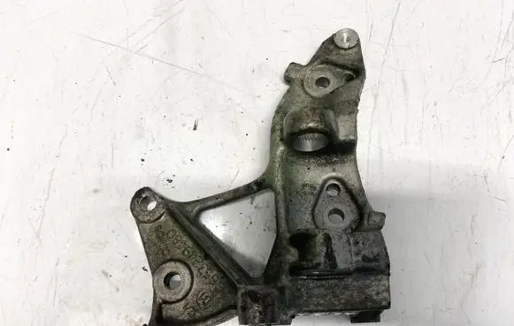 Volvo S60 Engine mounting bracket 9653249480