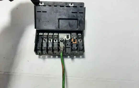 Ford Galaxy Fuse module HU5T14A094MB