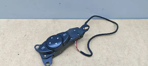 Mercedes-Benz E W211 Wing mirror switch 2118202110