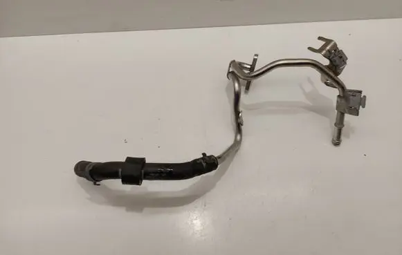 Engine coolant pipe/hose