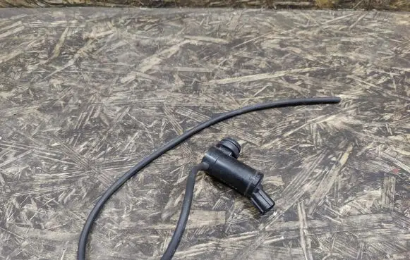 Subaru XV Windscreen/windshield washer pump