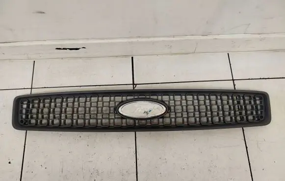Ford Fusion Front bumper upper radiator grill 6N118200A