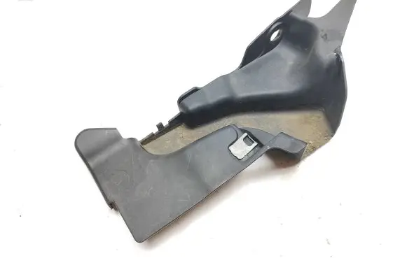 Ford Focus Fender mounting bracket JX7BA02477A D2L4F