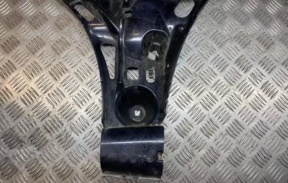 BMW 5 E60 E61 Rear bumper mounting bracket 7060796 11460913