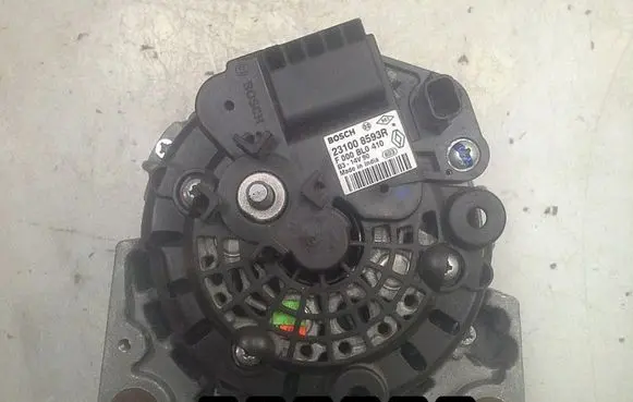 Renault Captur Generator/alternator 231008593R