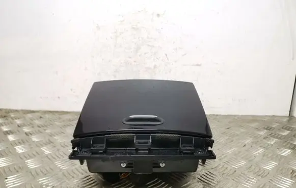 KIA Sorento Dashboard storage box/compartment 