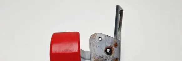 Volvo S40, V40 Engine bonnet (hood) release handle