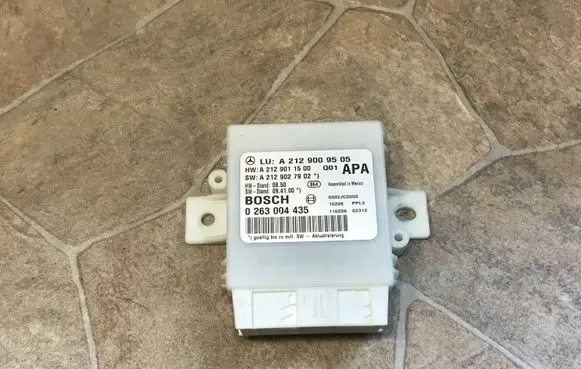 Mercedes-Benz E W212 Parking PDC control unit/module A2129009505
