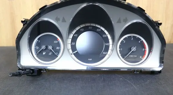 Mercedes-Benz C W204 Speedometer (instrument cluster) 2044400811 A2044400811