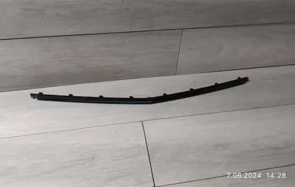 Lamborghini Urus Front bumper splitter molding 4ML853093