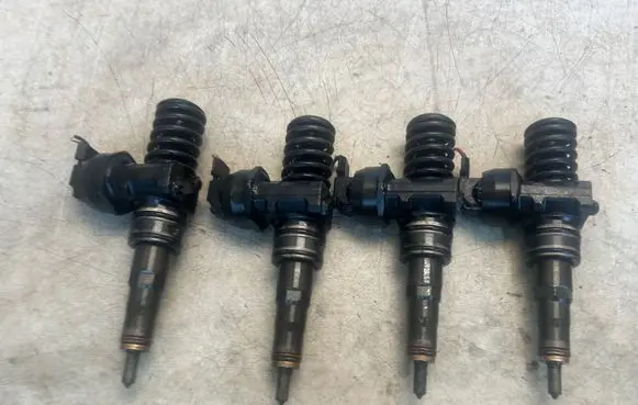 Skoda Roomster (5J) Fuel injectors set 0414720313 038130073BN