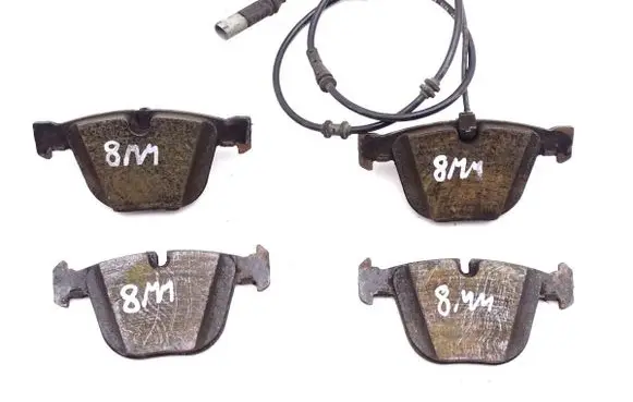 BMW 7 F01 F02 F03 F04 Brake pads (rear) 