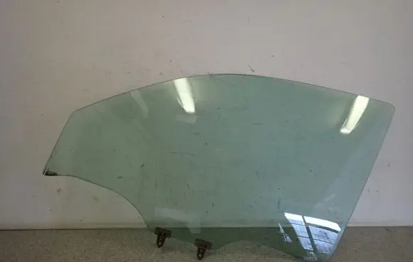 Nissan Micra Sliding door window/glass 