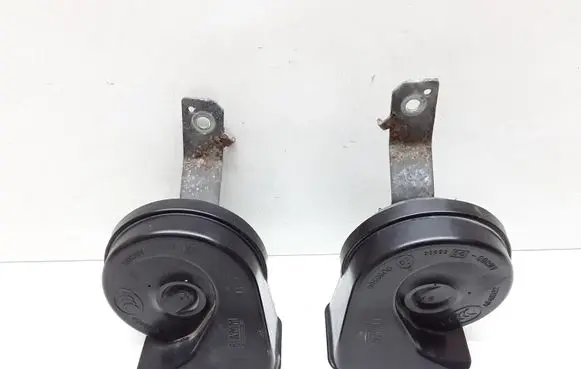 Volvo V70 Horn signal 08635072 08635071