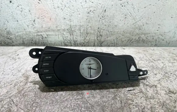 Chrysler Pacifica Clock P05082043AB 10495101