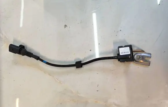 Volkswagen Touareg I ESP acceleration yaw rate sensor 7L0907673C 071105 15179200111