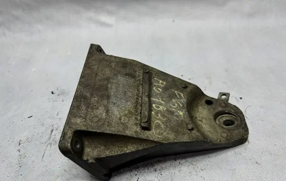 BMW 5 E60 E61 Engine mounting bracket 24168110 6761112