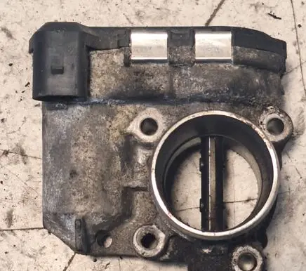 Renault Espace IV Throttle valve 0281002681 8200330810E H8200330812