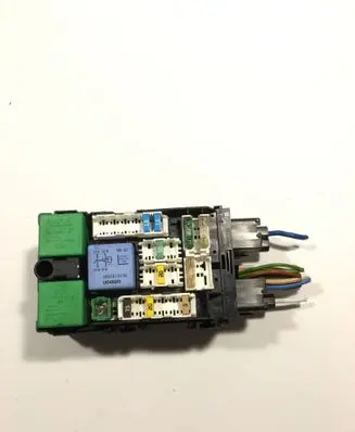 Peugeot 508 Fuse module 87635E 965492680 201106272