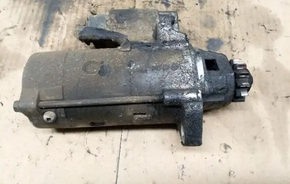 Nissan Almera Tino Starter motor 23300AU600