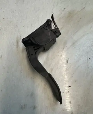 Mercedes-Benz Vito Viano W639 Accelerator throttle pedal A9063000404 0280755023