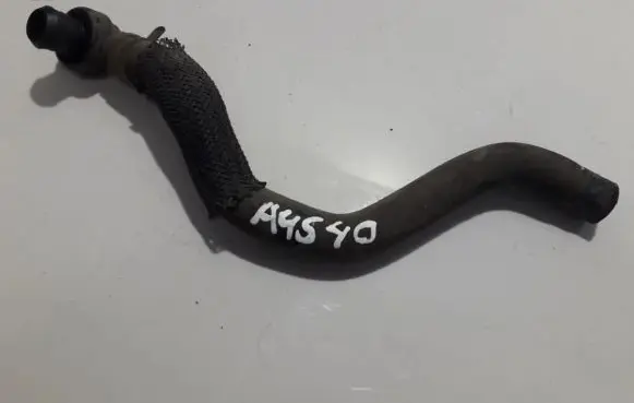 Toyota Avensis T220 Engine coolant pipe/hose
