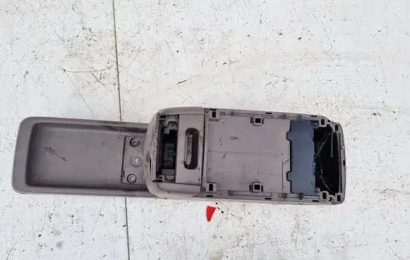 Lexus RX 300 Armrest 5883448010