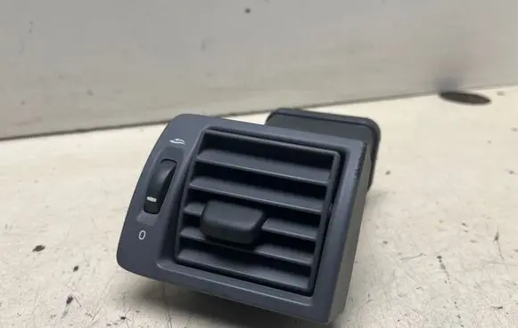 Volvo V50 Dashboard side air vent grill/cover trim Y01103 2610052A2