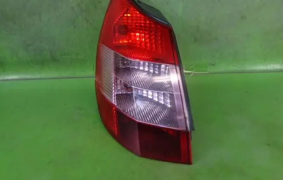 Renault Scenic II - Grand scenic II Rear/tail lights 8200127704E