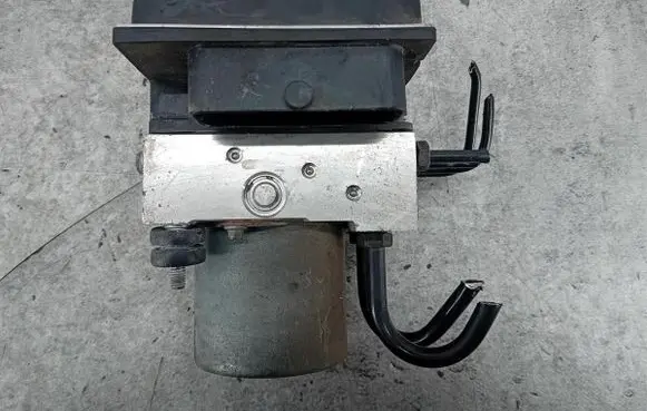Audi A4 S4 B7 8E 8H ABS Pump 8E0614517BB