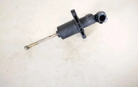 Skoda Octavia Mk1 (1U) Clutch master cylinder 1j1721388