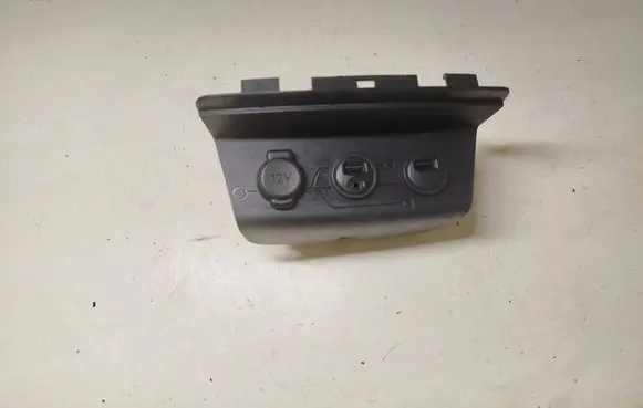 Peugeot 208 I USB socket connector 9674655377