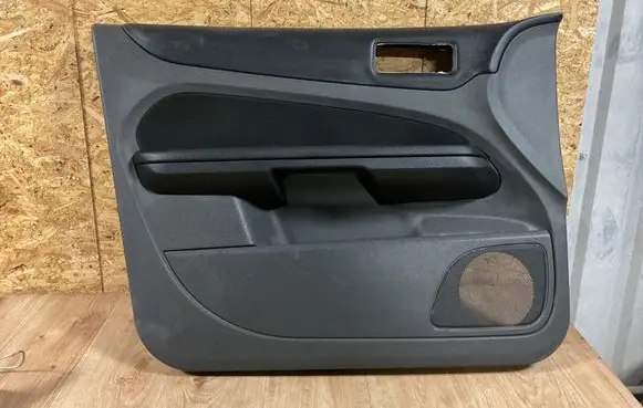 Ford Focus Front door card panel trim 4M51A23943C U447 P9Z1A
