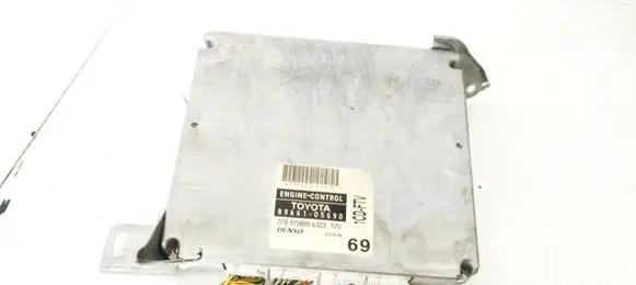 Toyota Avensis T250 Engine control unit/module 8966105690