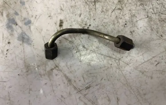 Hyundai Matrix Fuel injector supply line/pipe 