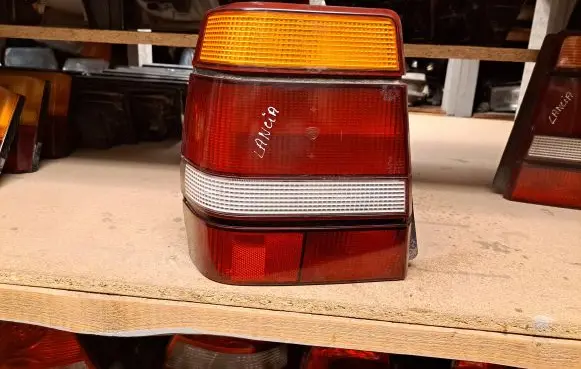 Lancia Thema Rear/tail lights 297501