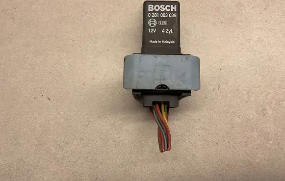 Peugeot Boxer Glow plug pre-heat relay 0281003039