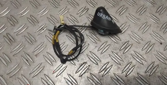 Toyota Urban Cruiser (XP110) Aerial antenna amplifier 