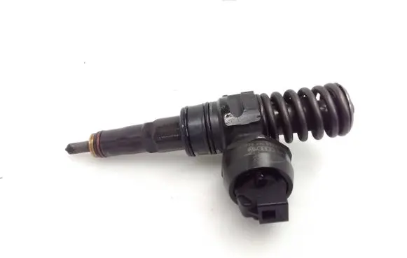 Volkswagen Caddy Fuel injector 0414720224 038130073AS