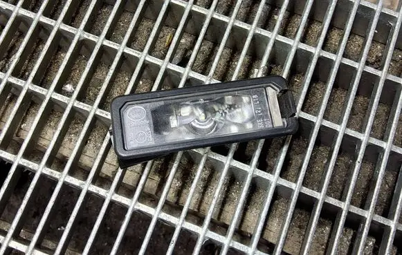 Volkswagen ID.3 Number plate light 3G5943021