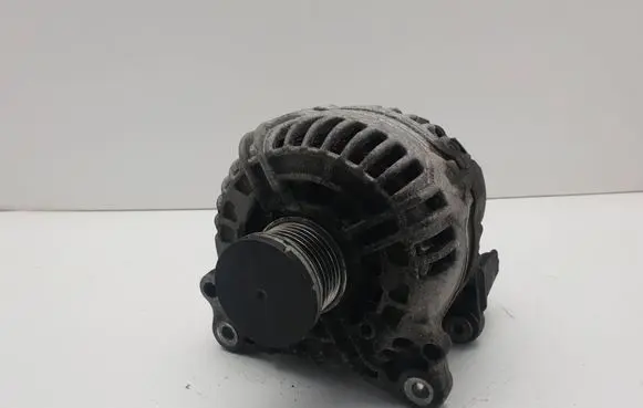Audi A1 Generator/alternator 03C903023S 0124525188