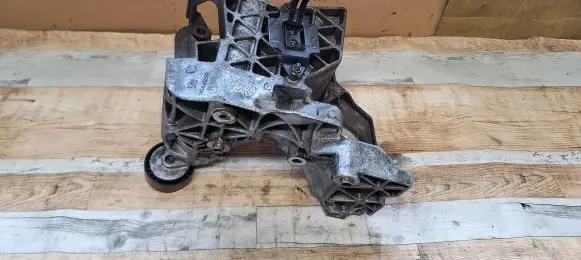 Opel Antara Engine mounting bracket 96440531