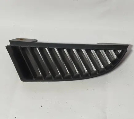 Mitsubishi Colt Front bumper lower grill MN127773