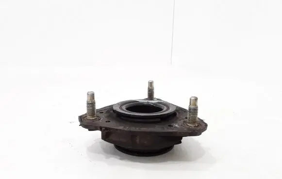 Ford Mondeo Mk III Coil spring mount 1S713K155