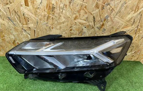 Dacia Sandero III Headlight/headlamp 260607161R
