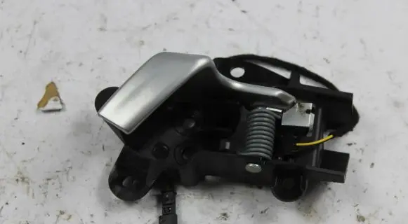 Tesla Model S Front door interior handle 100843600e
