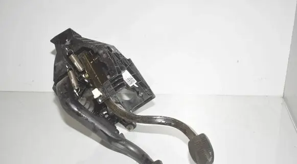 BMW 2 F45 Pedal assembly 6856592 35006856592 6870847