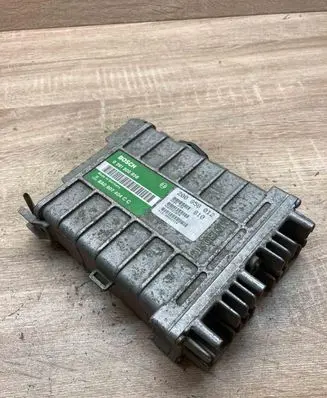 Volkswagen PASSAT B3 Engine control unit/module ECU 8A0907404CC 0261200858
