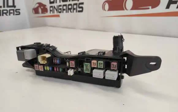 Toyota Corolla Verso AR10 Fuse box set 9008087019