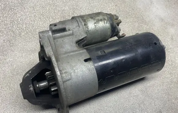 Opel Insignia A Starter motor 55572065